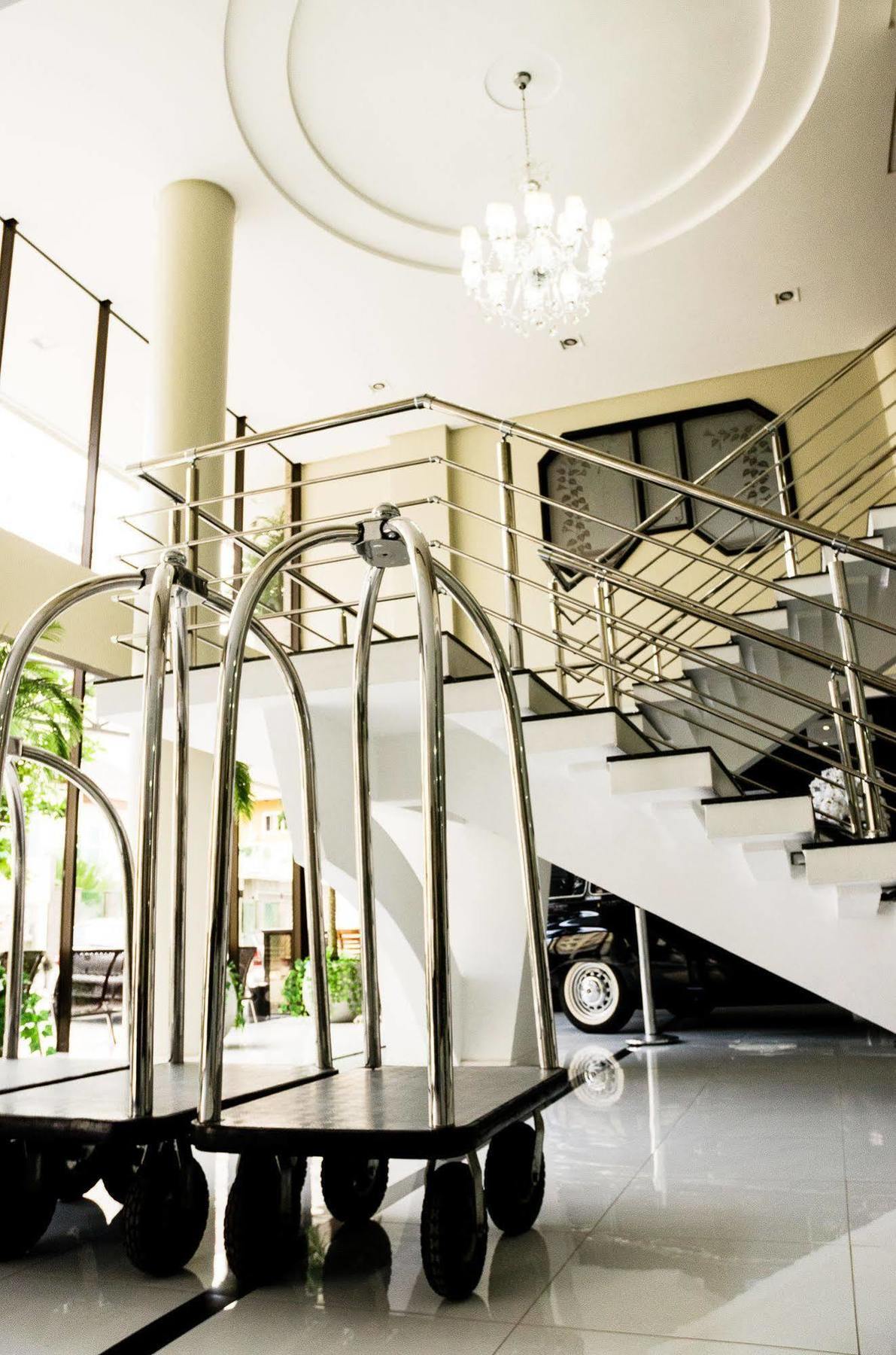 San Marino Cassino Hotel บัลเนอาริโอ กังโบริว ภายนอก รูปภาพ